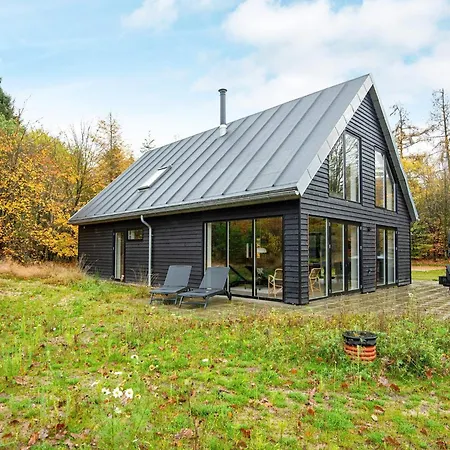 6 Person In Hovborg-by Traum * Hovborg