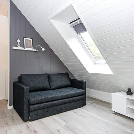 6 Person In Hovborg-by Traum * Hovborg
